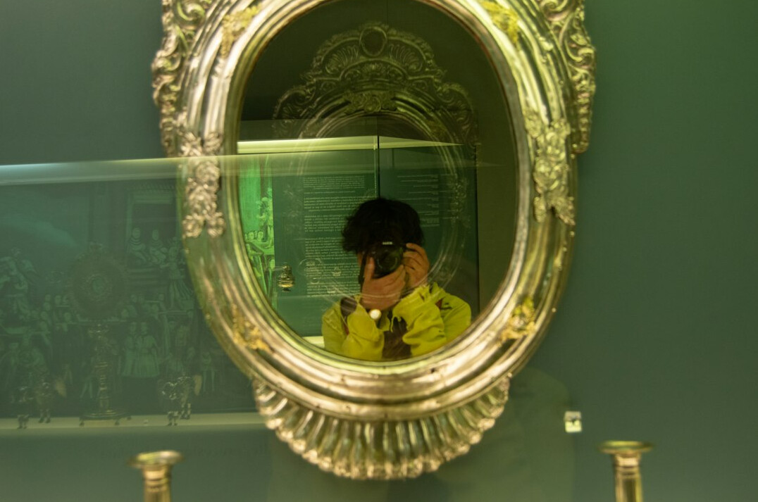 practicing speech in front of mirror
